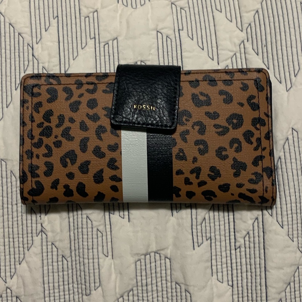 Fossil Cheetah Wallet EUC